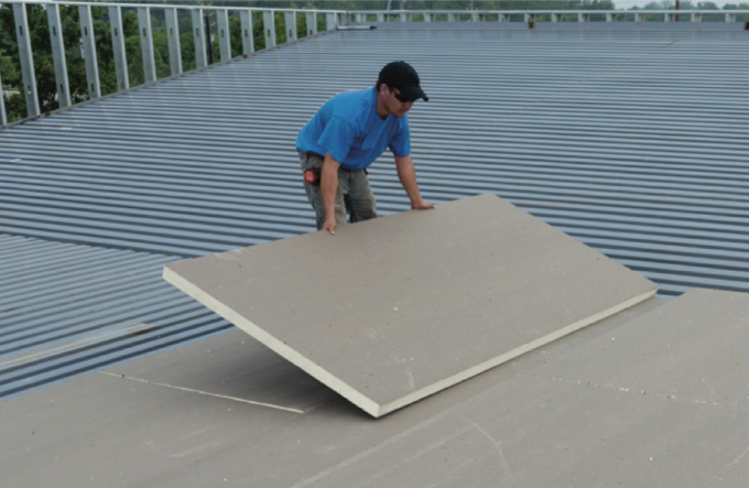 Doppelcomponent polyethermaterialen voor PIR/PU-sandwichisolatiepanelen 5